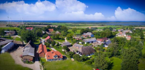 Nad morzem i jeziorem Dworek Kopań, Kopań